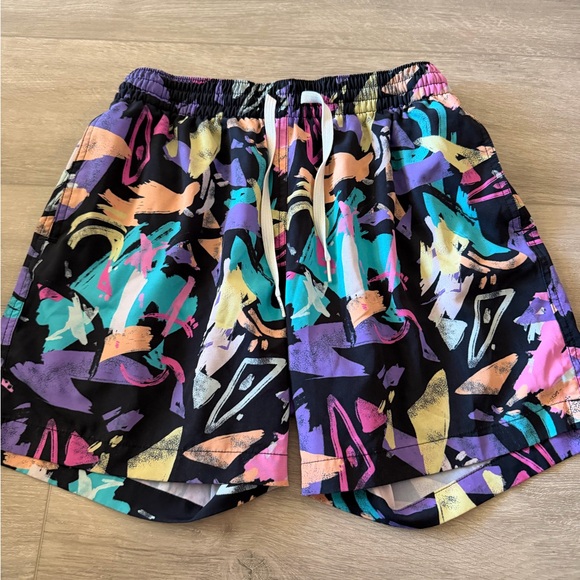 Abstract Retro Swim Shorts like new chubbies size small - Picture 2 of 7